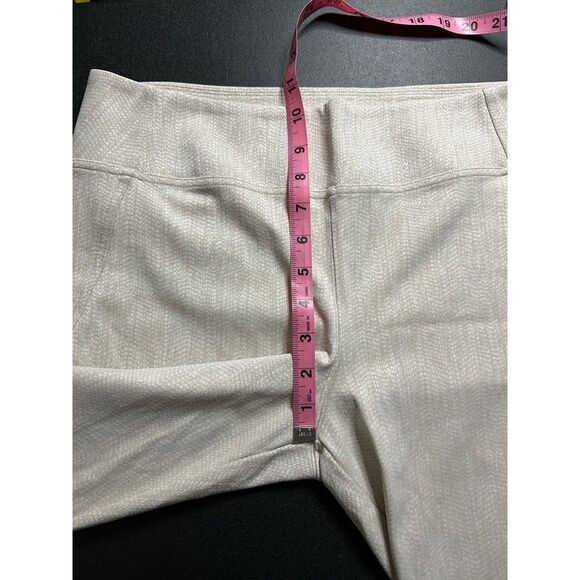 Athleta Delancey Skyline Tight in Cream Braiden Texture - Picture 8 of 15